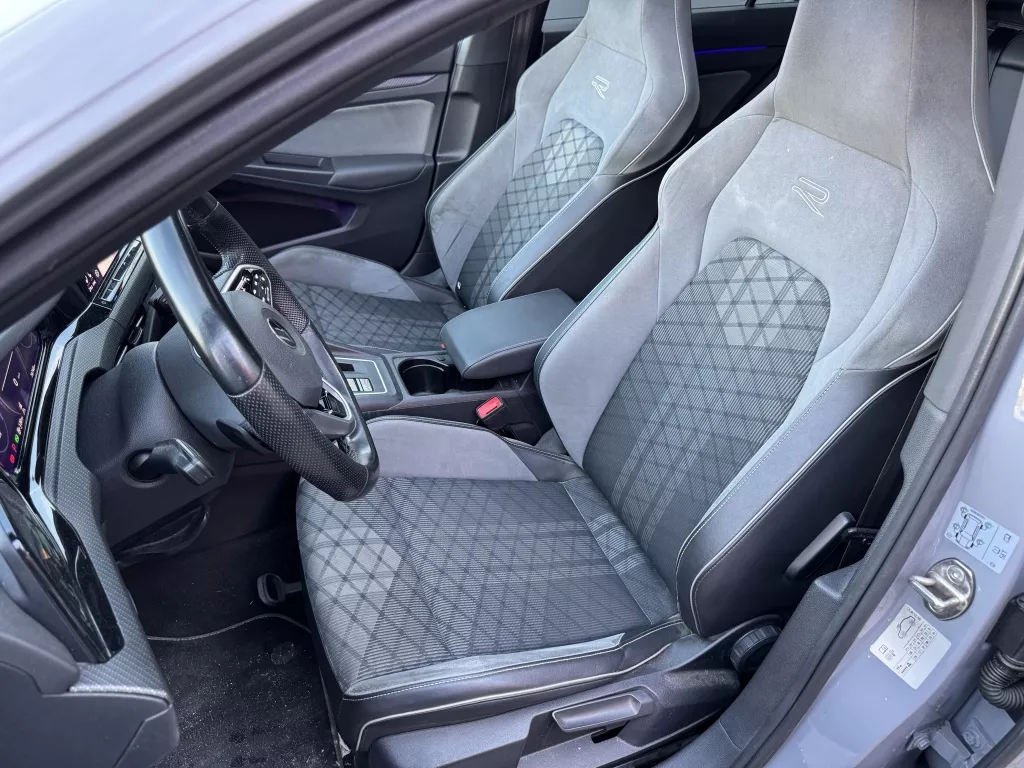 Volkswagen Golf - Premium detail 3