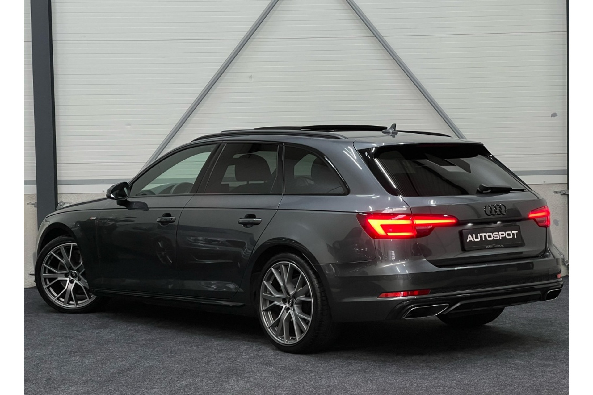 Audi A4 - Premium detail 3