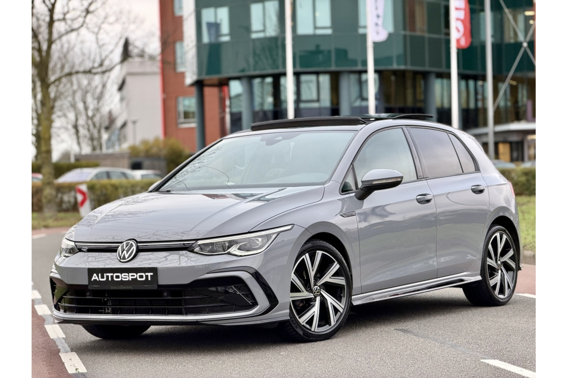 Volkswagen Golf - Premium detail 3