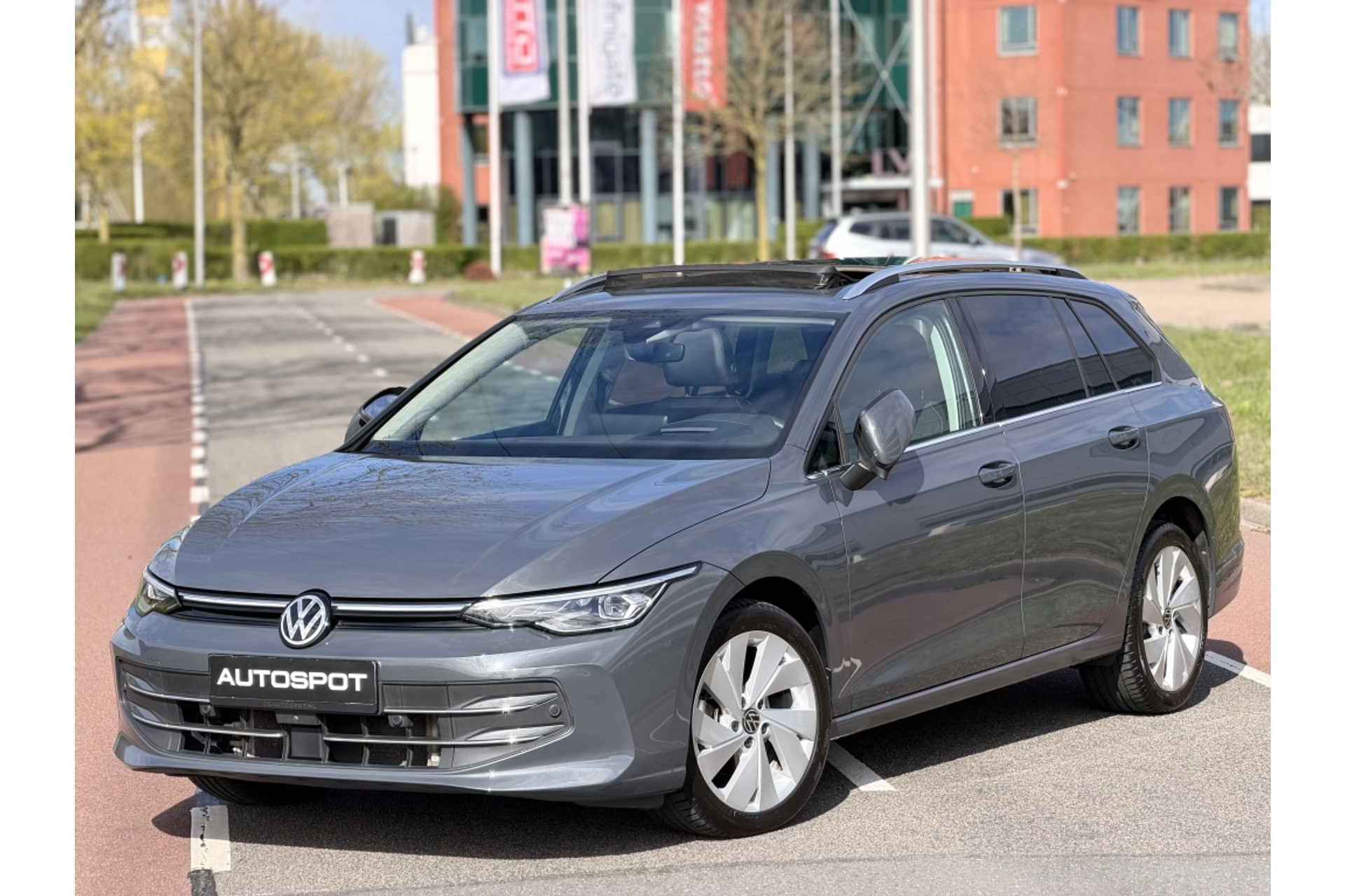 Volkswagen Golf - Premium detail 3