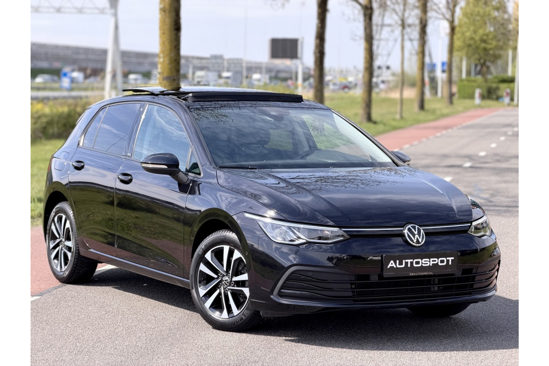 Volkswagen Golf - Premium detail 3