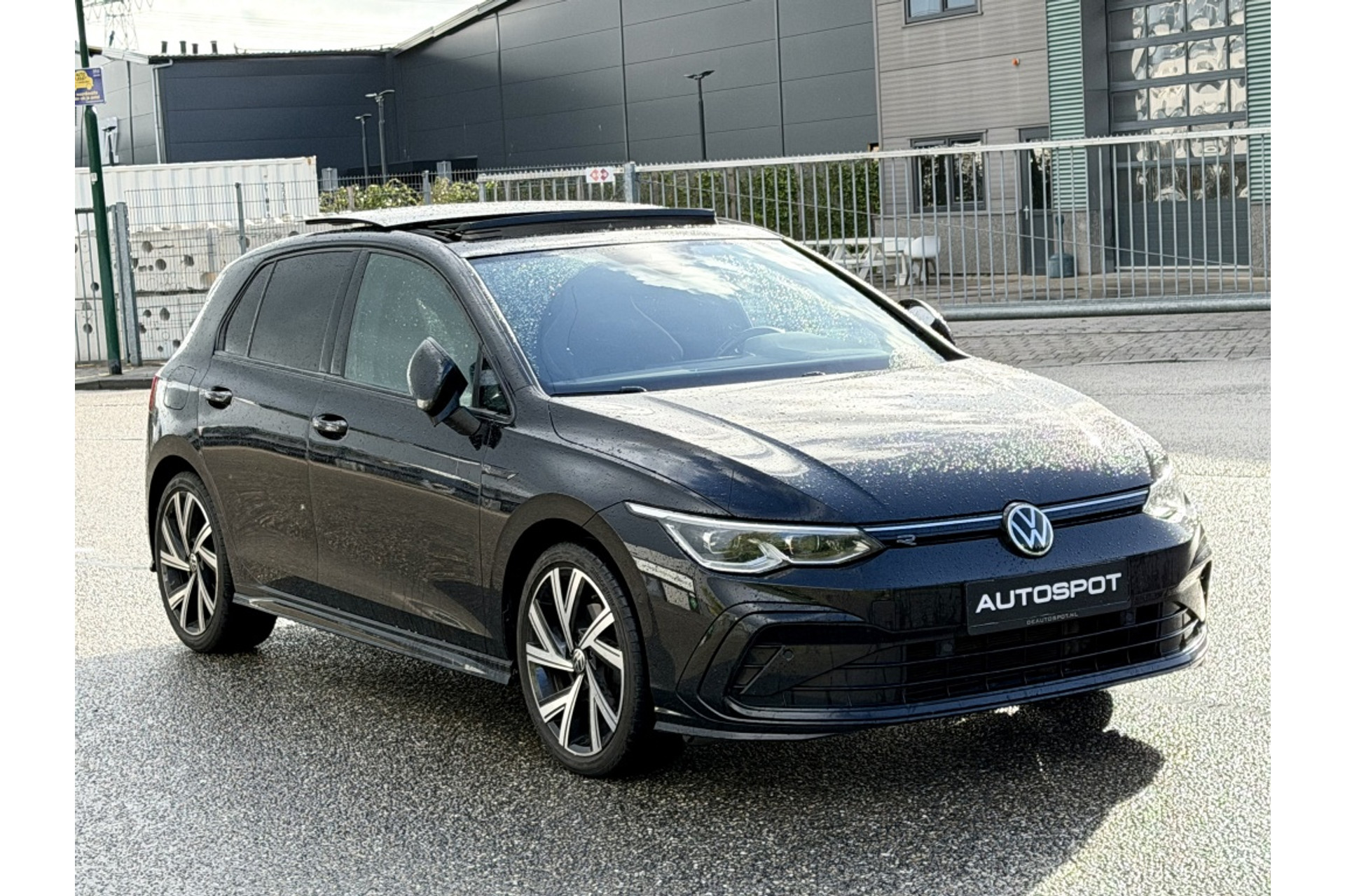 Volkswagen Golf - Premium detail 3