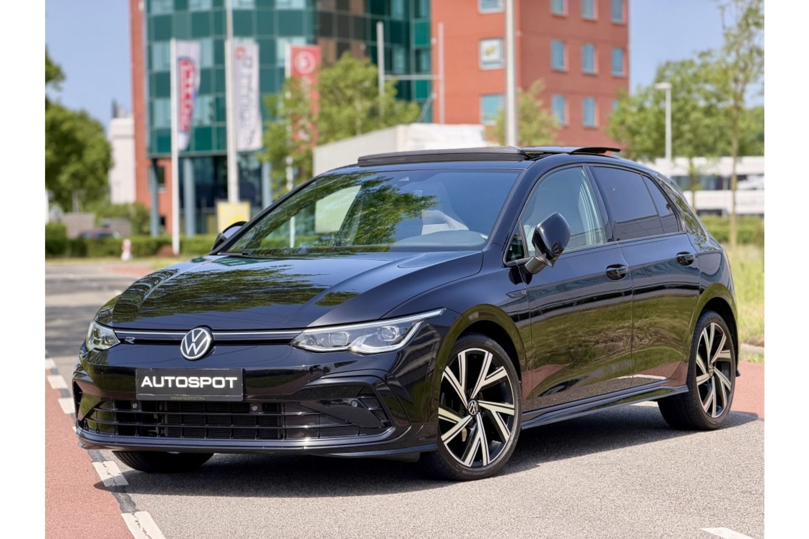 Volkswagen Golf - Premium detail 3