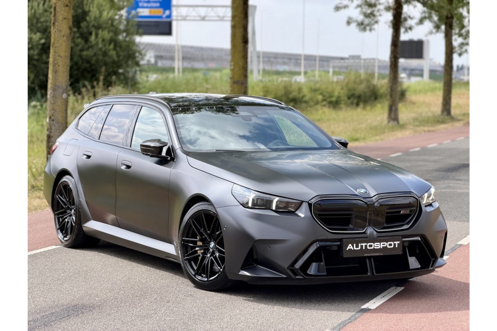 BMW M5 2025